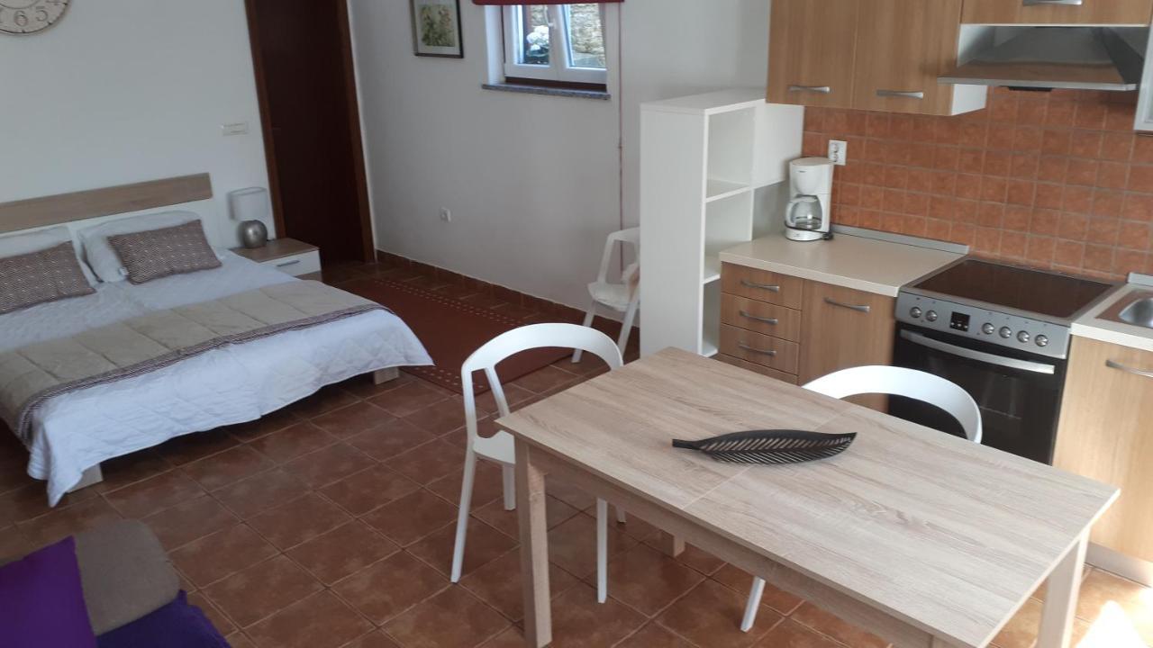 Apartments Ana And Vesna Pula Extérieur photo