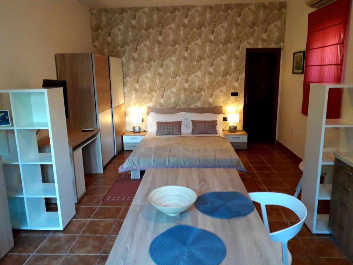Apartments Ana And Vesna Pula Extérieur photo